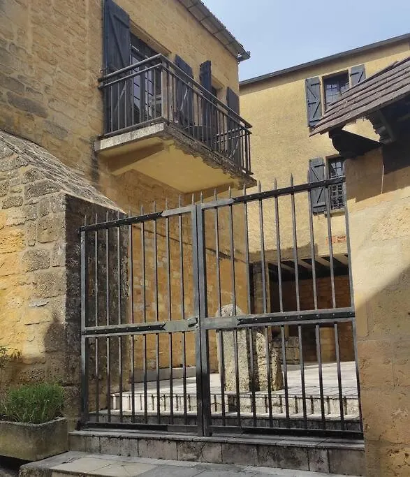 Duplex Avec Cour Au Coeur De La Cite Medievale. غوردون أون كيرسي 0*, غوردون أون كيرسي