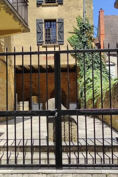 Duplex Avec Cour Au Coeur De La Cite Medievale. غوردون أون كيرسي